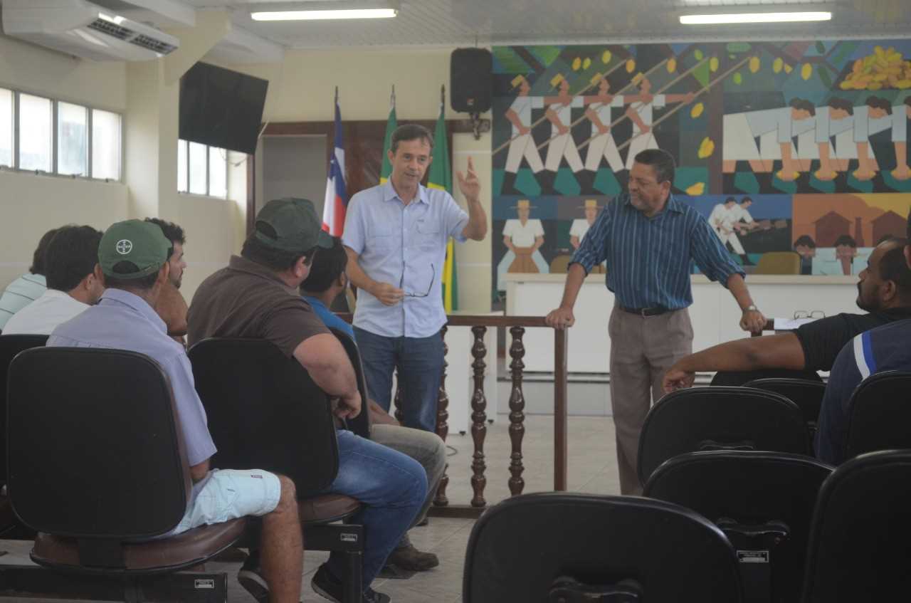Camacã: Secretaria de Agricultura e cafeicultores se reúnem para discutir a respeito da fumaça decorrente